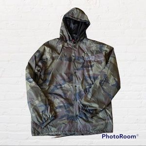 NWOT CLSC men’s camo windbreaker